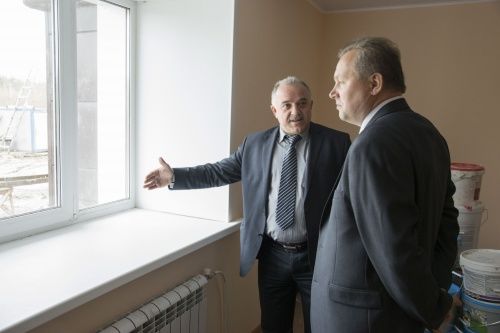 Главный федеральный инспектор по Республике Коми осмотрел дома для переселенцев из ветхого жилья