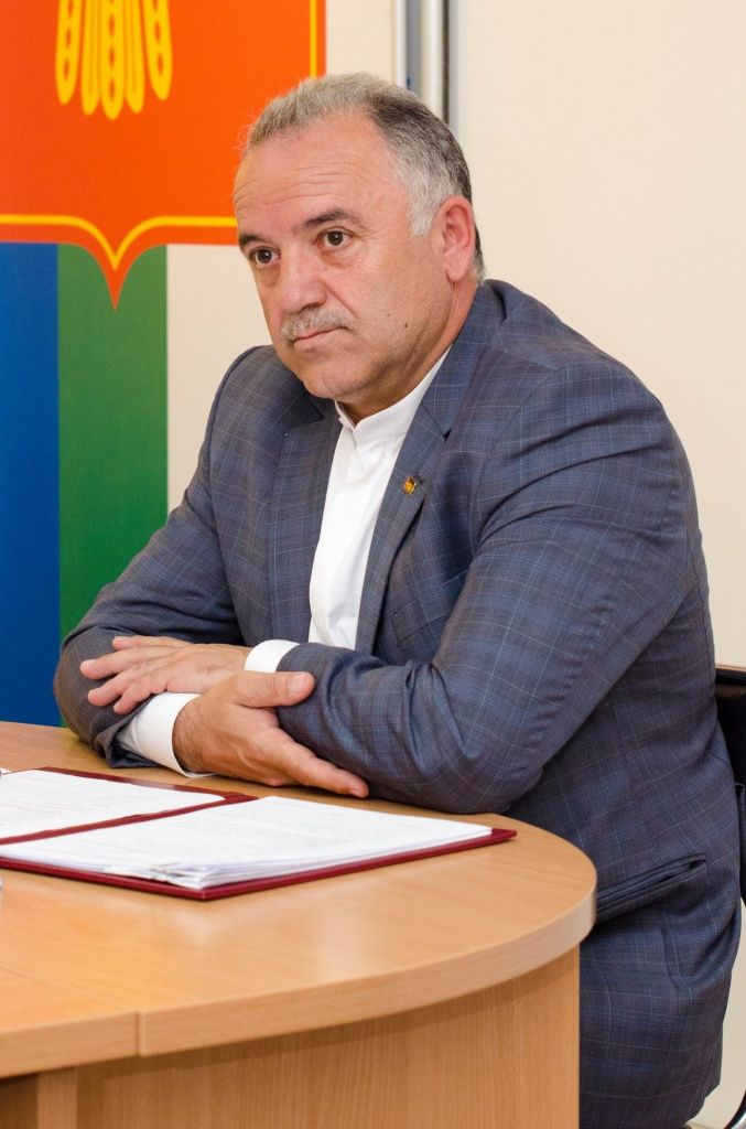 Магомед Османов провел первый прием по личным вопросам граждан