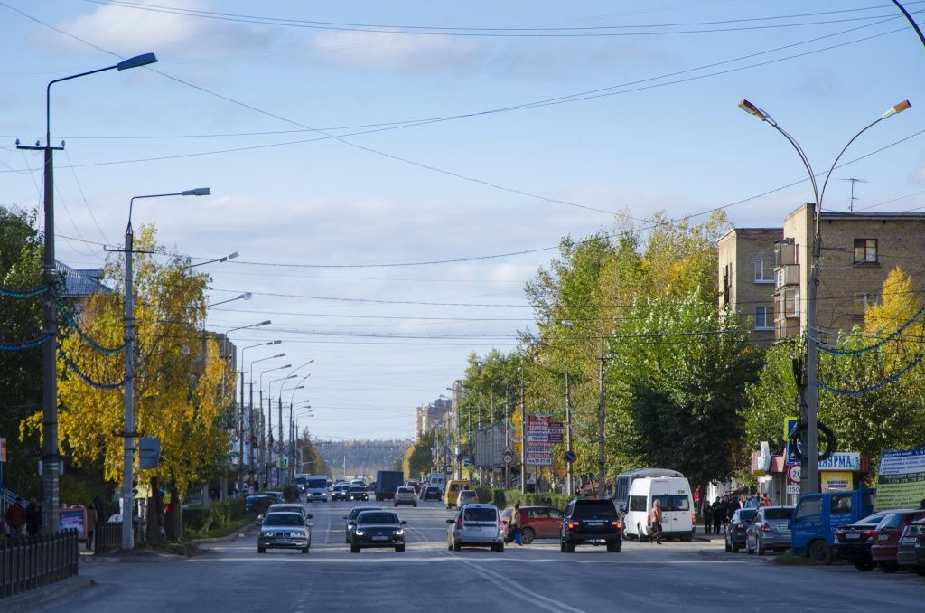 Городские зеленые насаждения приводят в порядок